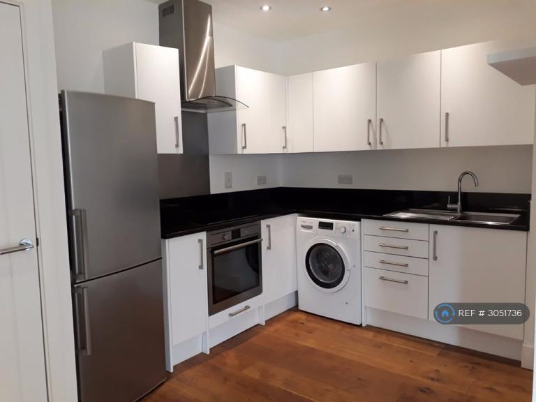 Flat North Court in Surrey Heath