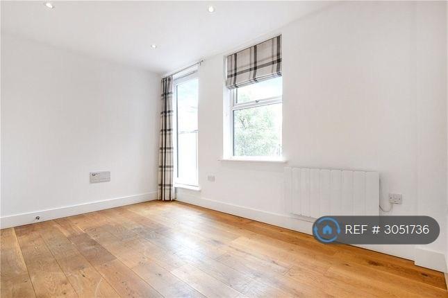 Flat North Court in Surrey Heath