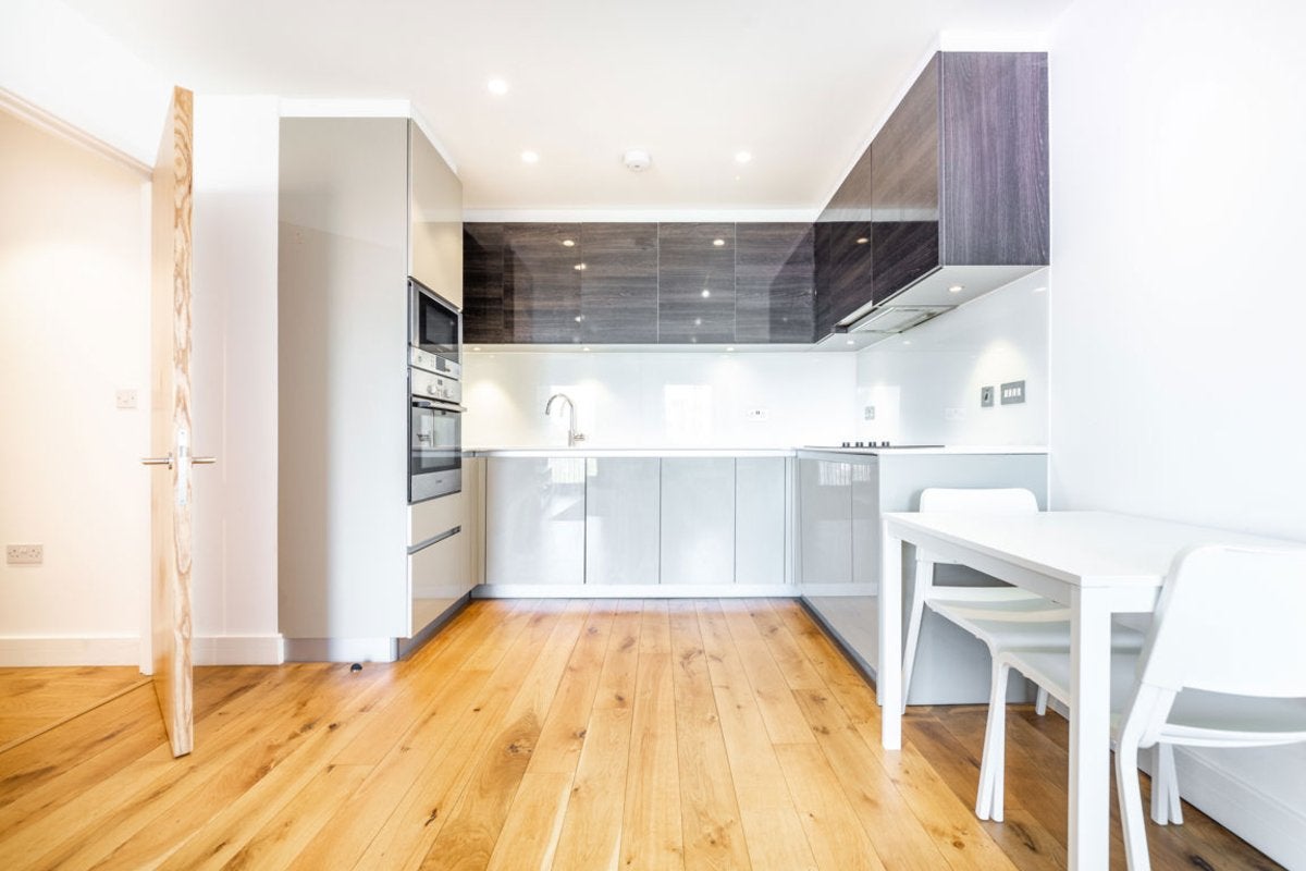 Flat Bywell Place in Greater London