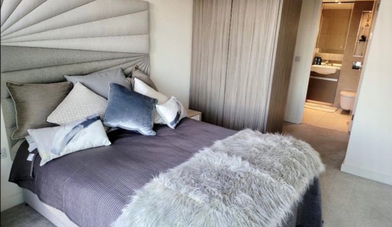 Room Duke of Wellington Avenue in Greater London