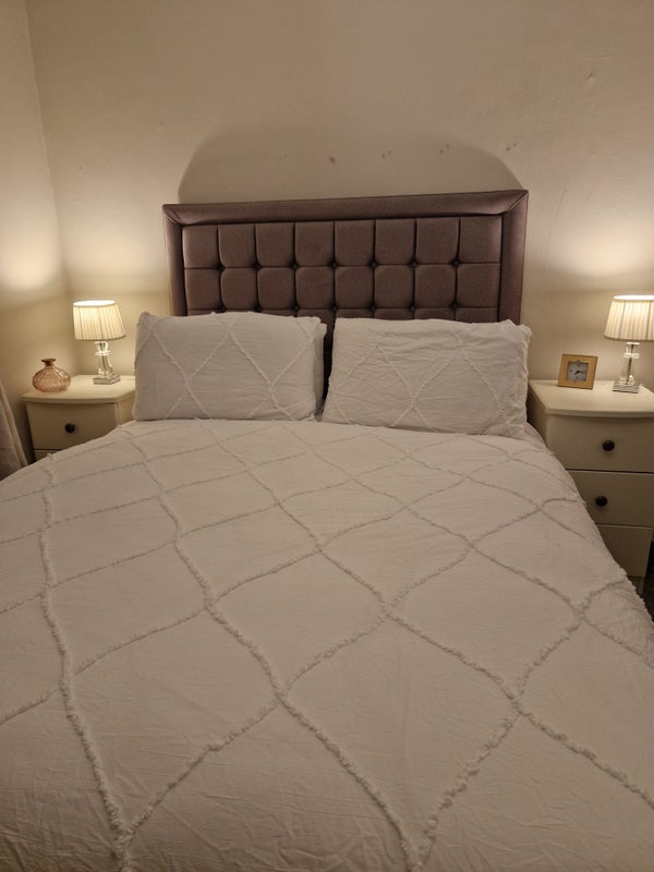 Room Higher Causeway in Borough of Pendle