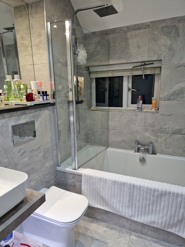 Room Higher Causeway in Borough of Pendle