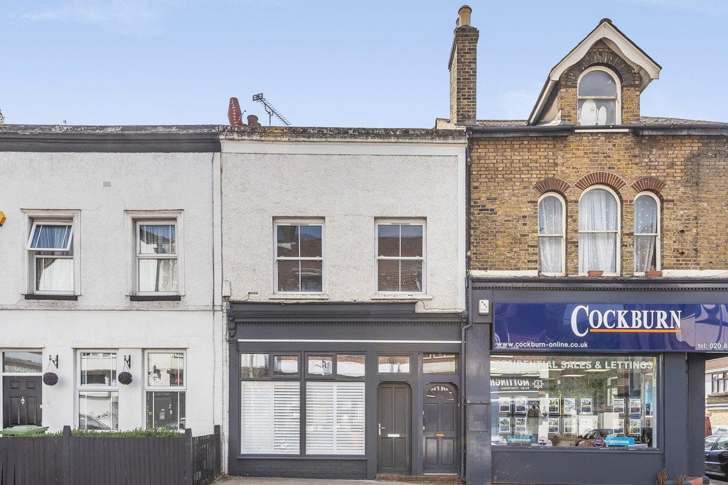 Flat Gloucester Avenue in Greater London