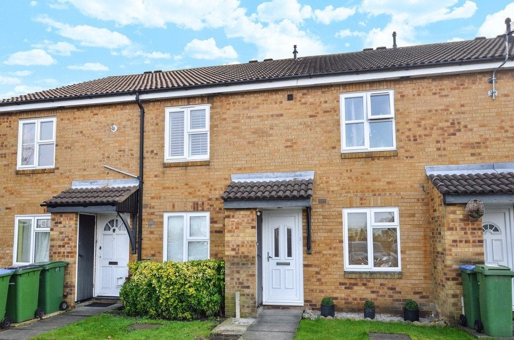 Flat Gloucester Avenue in Greater London