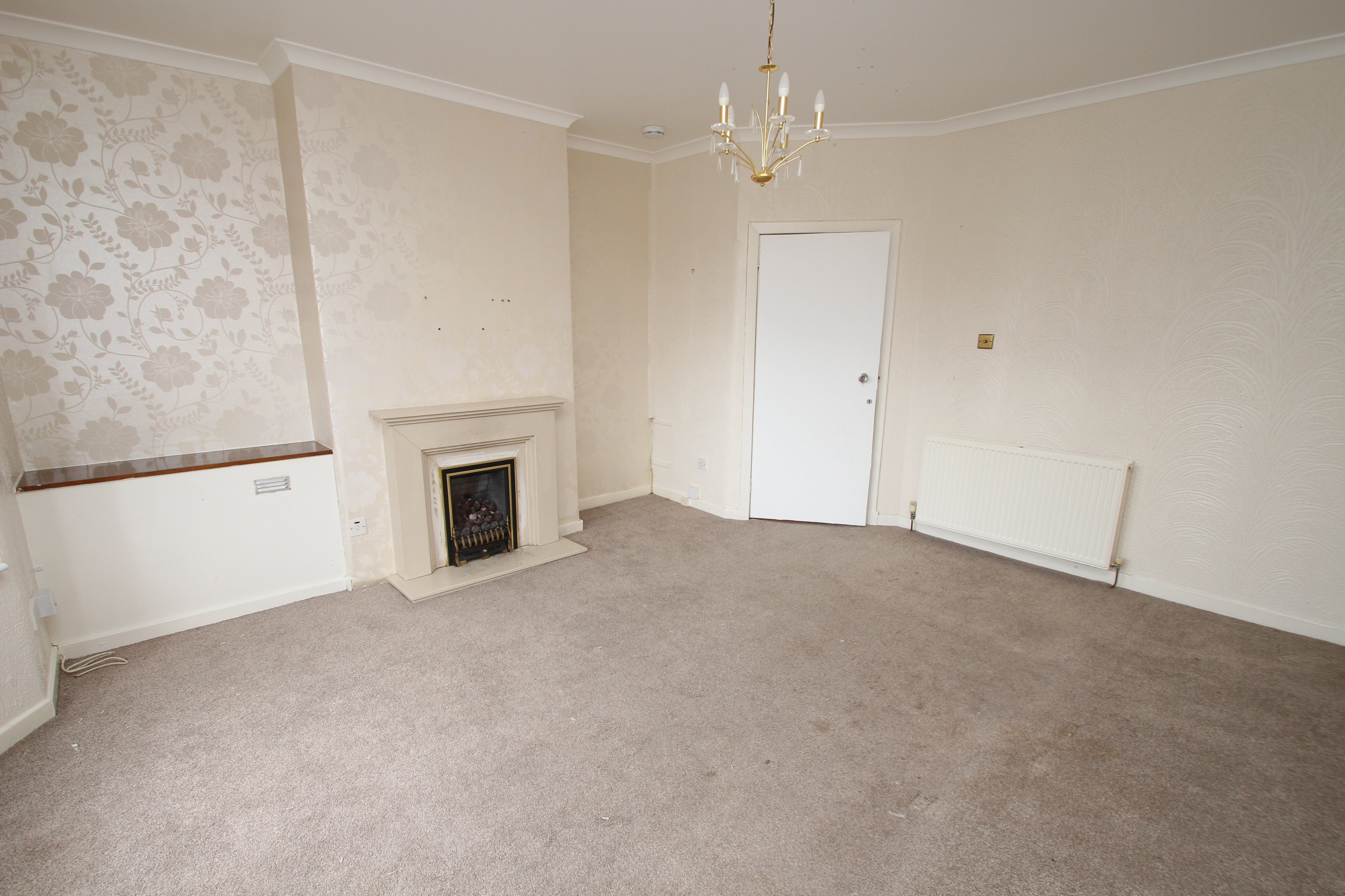 Flat Lesmuir Drive in Glasgow