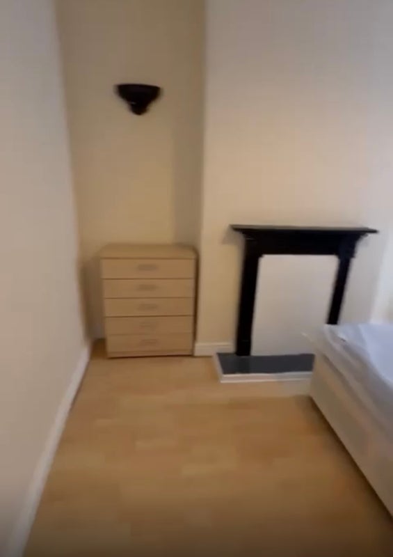 Room Sandown Road in Greater London