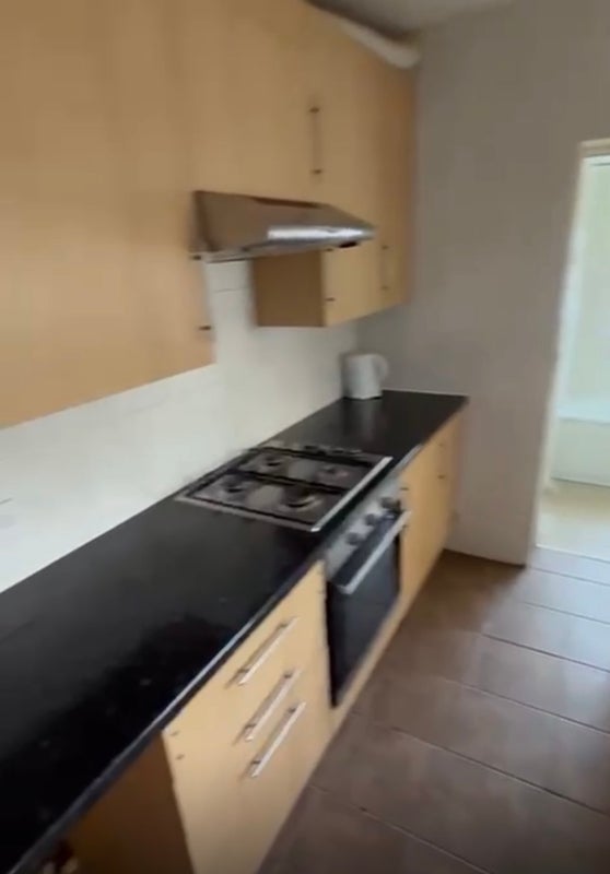 Room Sandown Road in Greater London