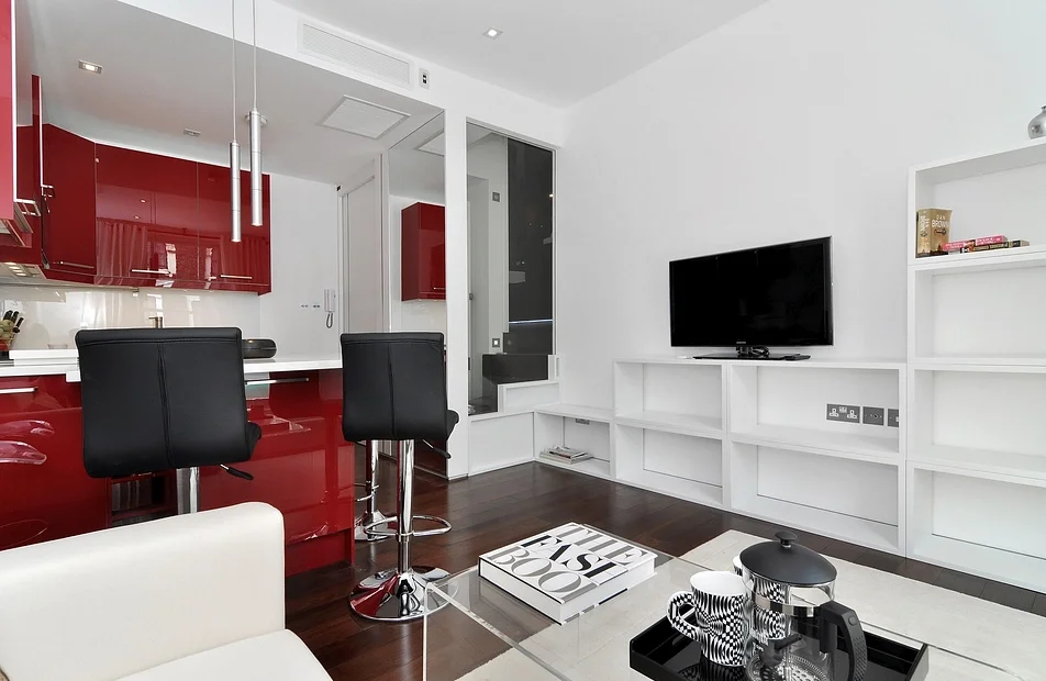 Flat Spring Street in City of Westminster