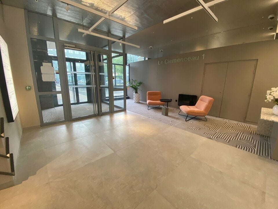 Flat Boulevard des Bouvets in Nanterre