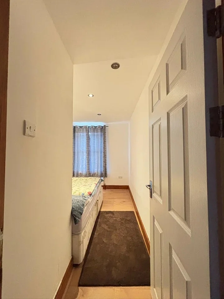 Room Brookdale Road in Greater London