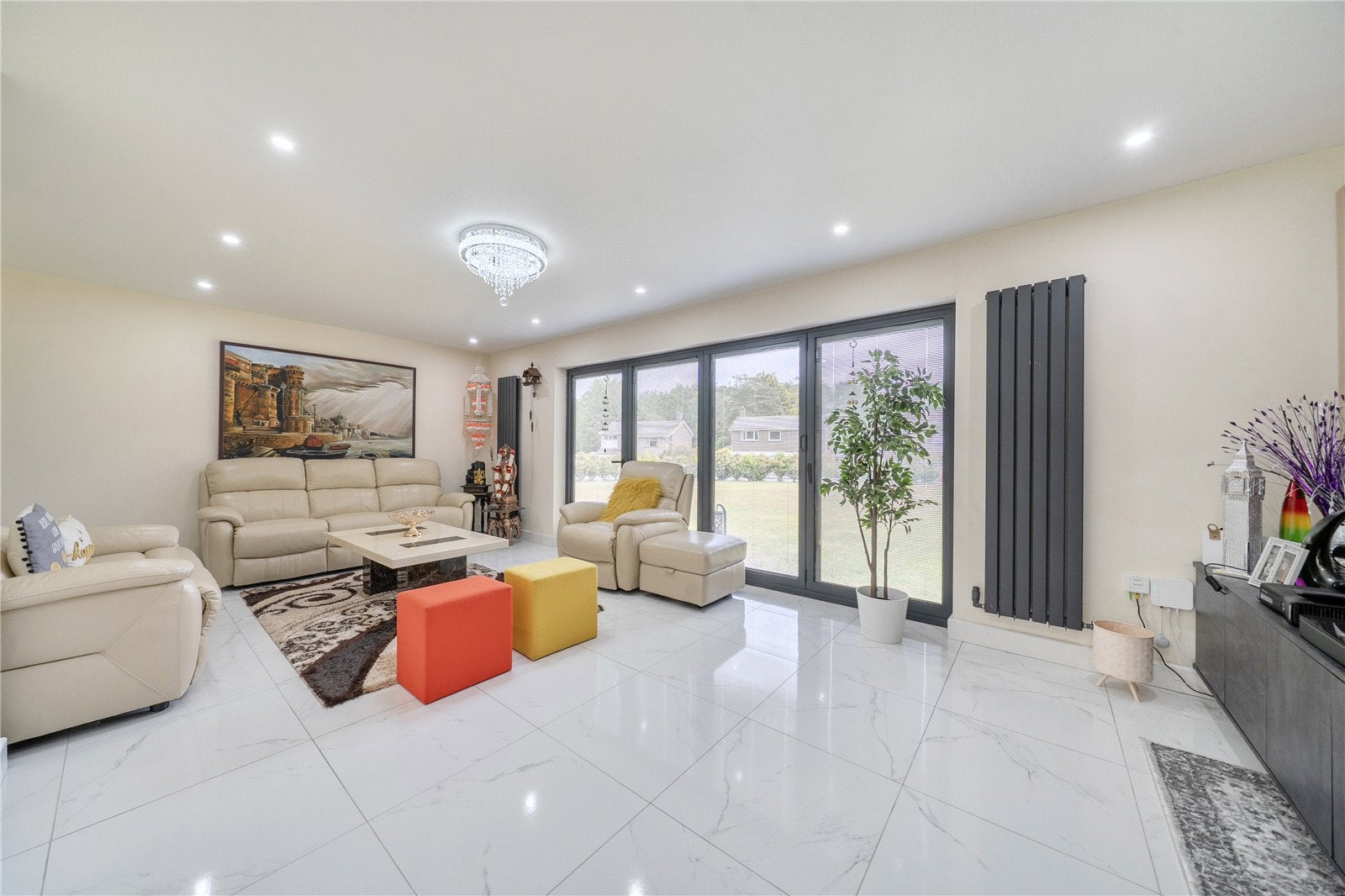 House Arden Close in Bracknell