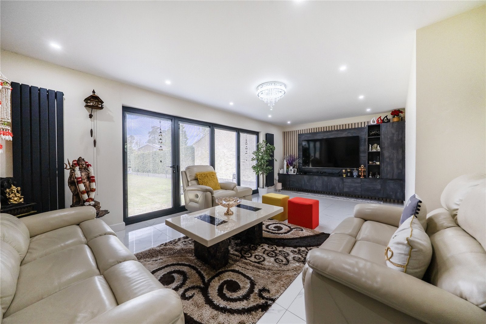 House Arden Close in Bracknell