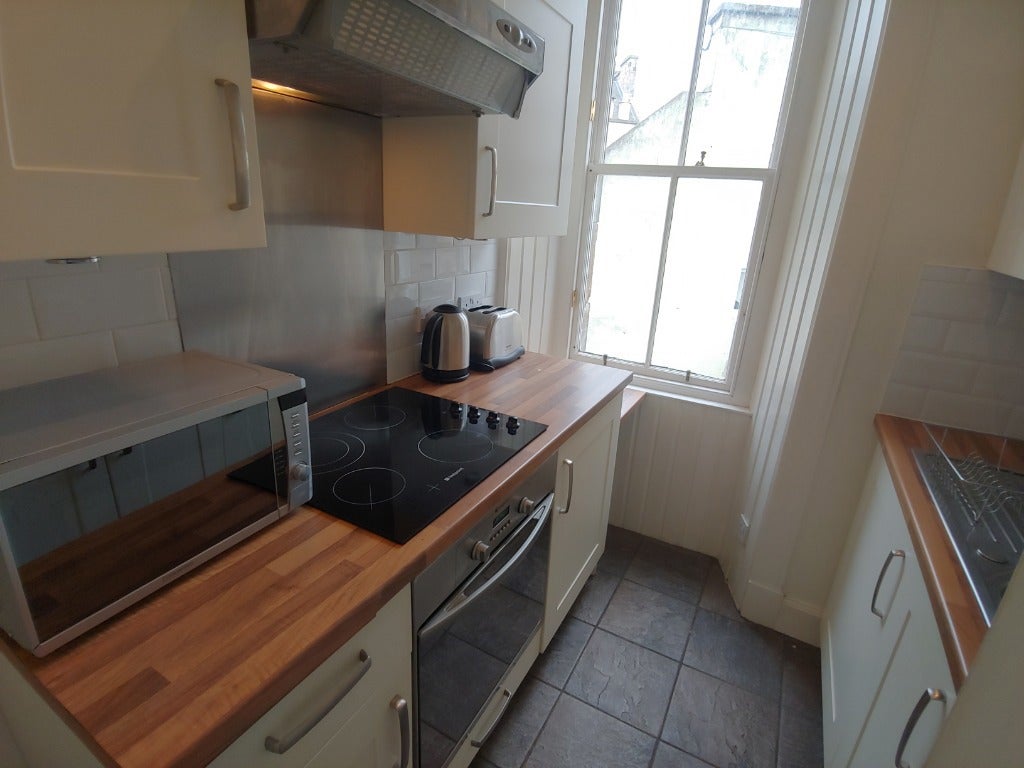 Flat West Crosscauseway in City of Edinburgh