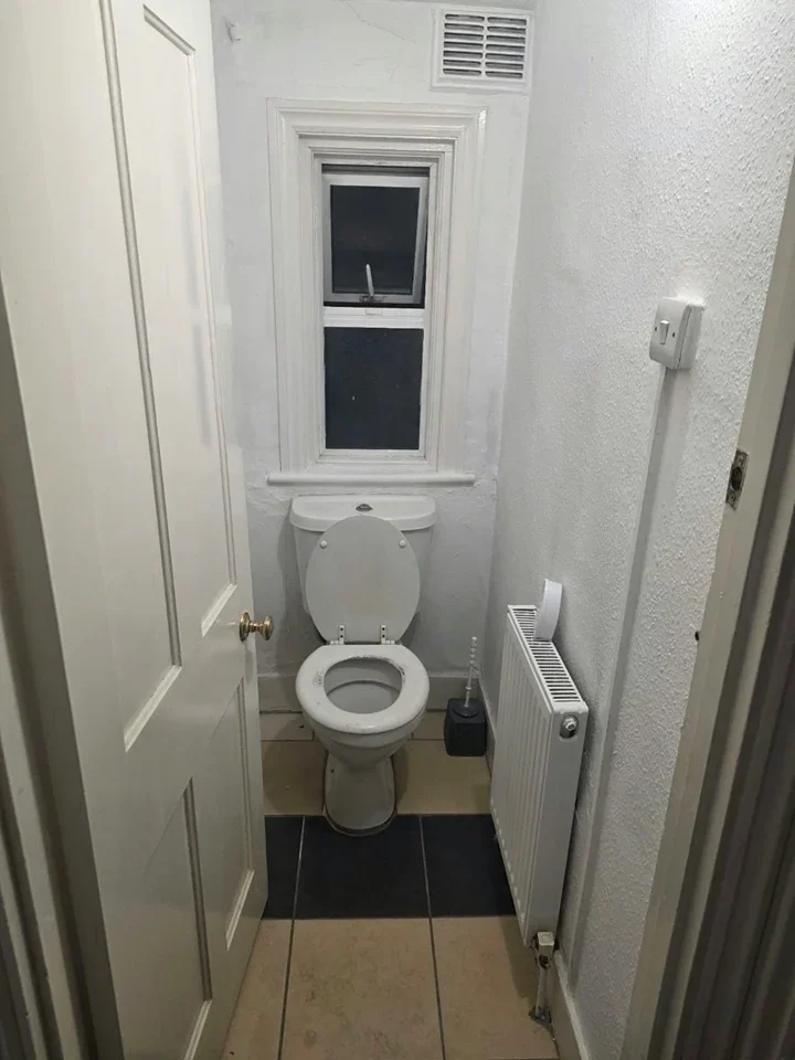Flat Thorold Road in Greater London