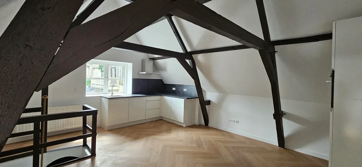 Appartement aan de Herengracht in Leiden (2312 LA)