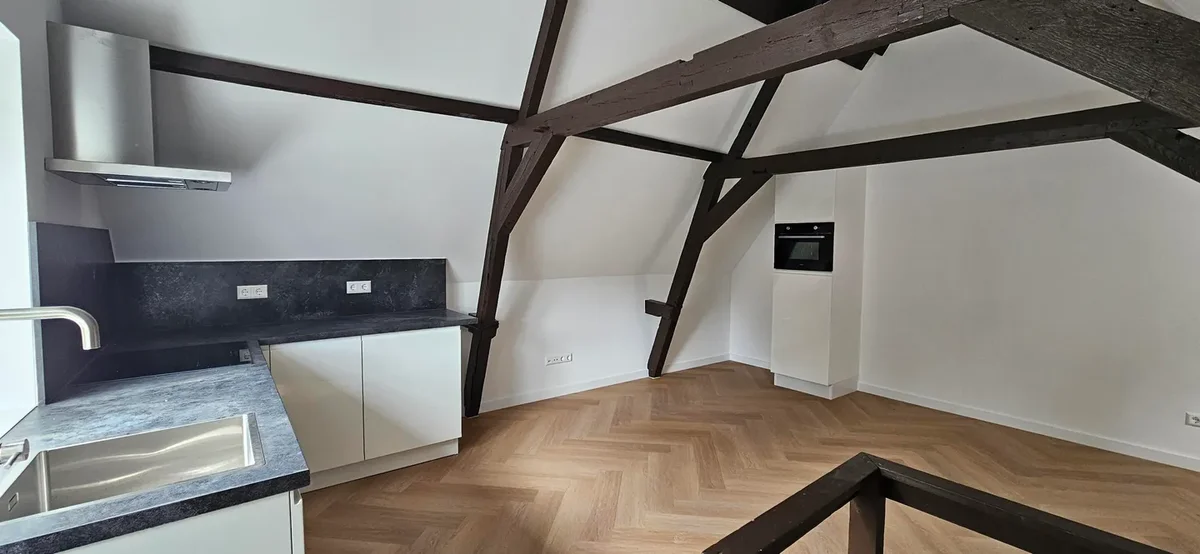 Appartement aan de Herengracht in Leiden (2312 LA)
