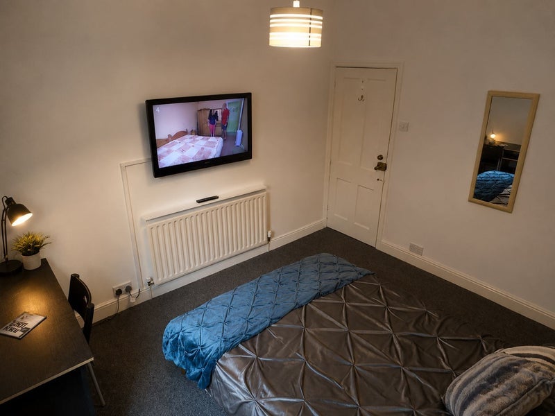 Room Cheviot Street in Preston