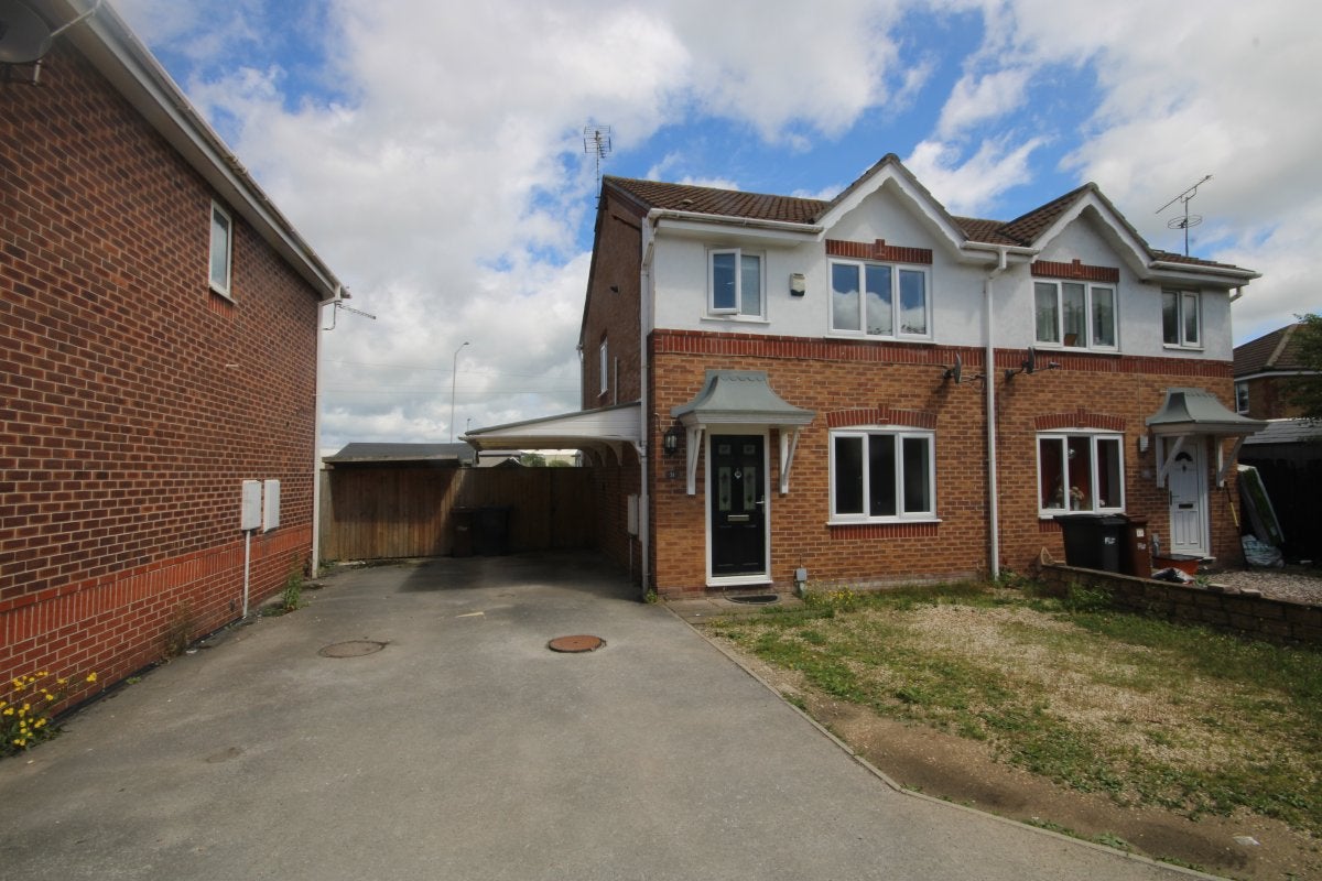 Flat Cledwen Road in Bretton