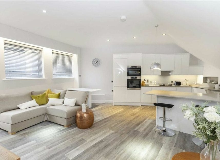 Flat Boss Street in Greater London