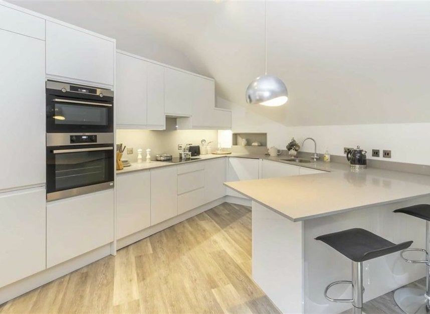 Flat Boss Street in Greater London