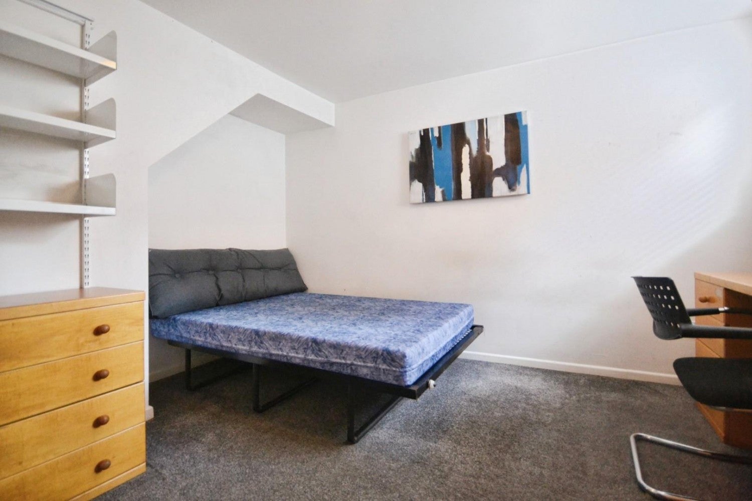 Flat Granby Gardens in Reading