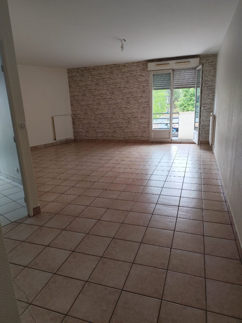 Flat Place de la Victoire et des Alliés in Châteauroux