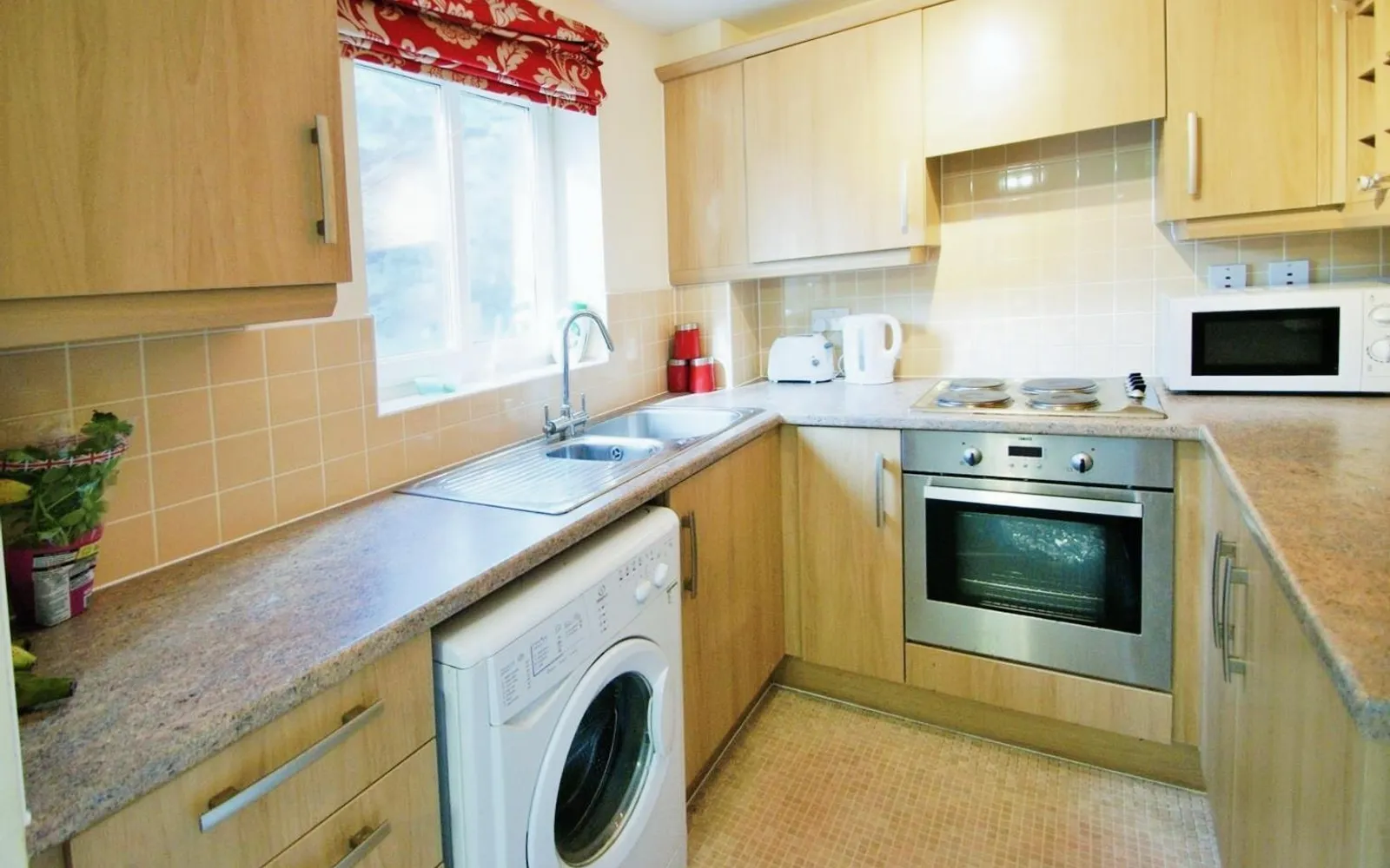 Flat Pepper Box Court in Rugby