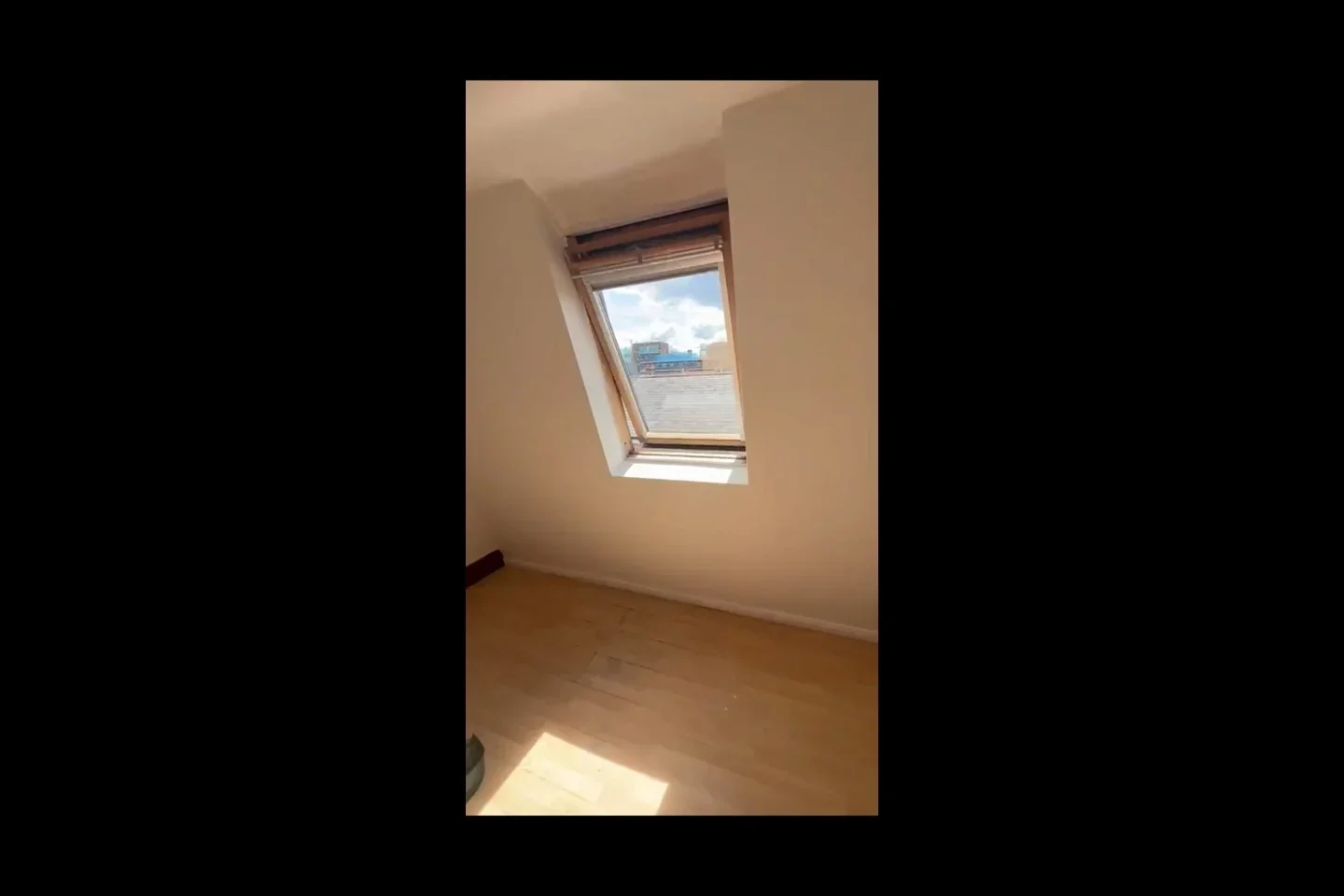 Flat Southcroft Road in Greater London