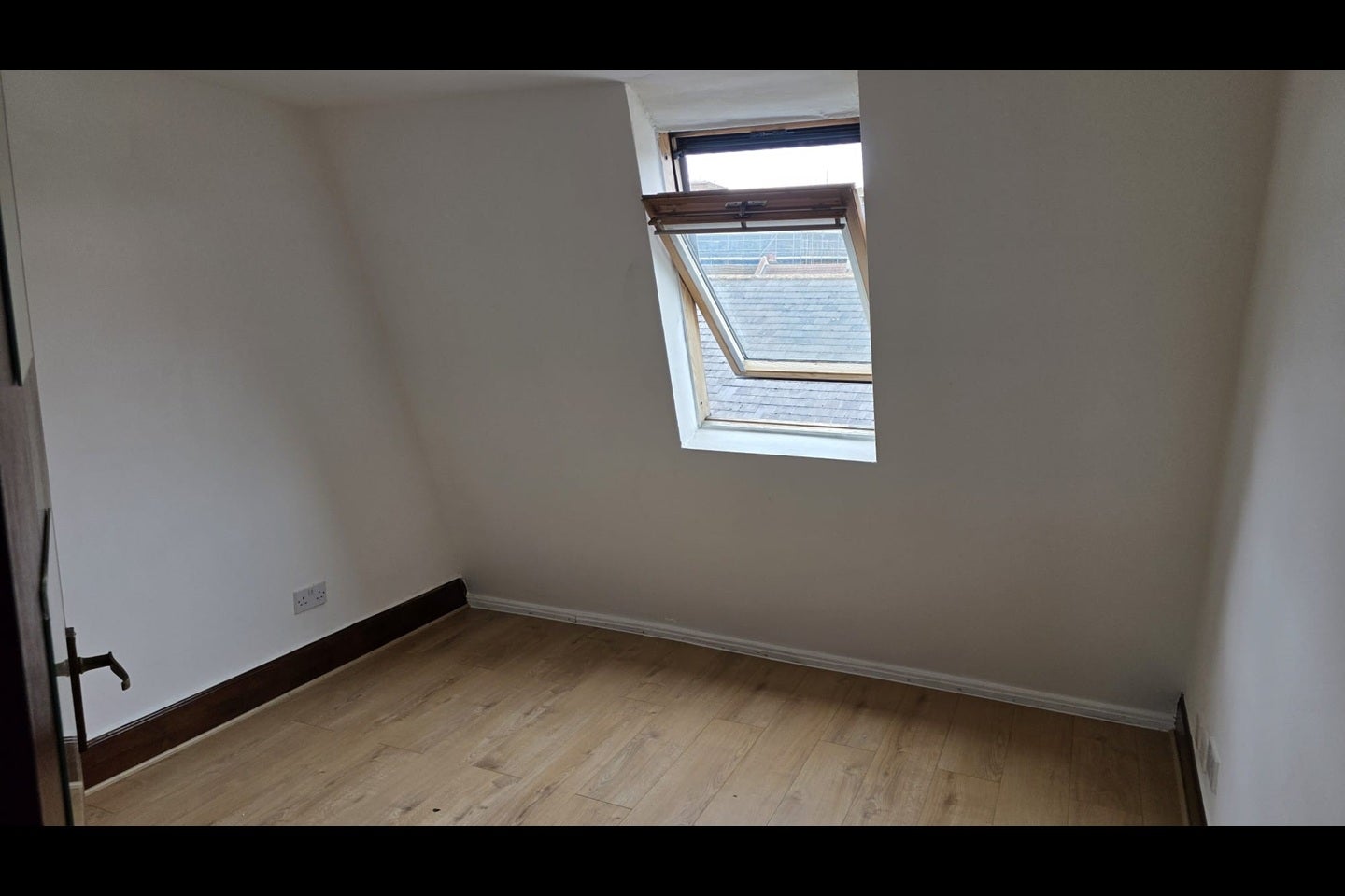 Flat Southcroft Road in Greater London
