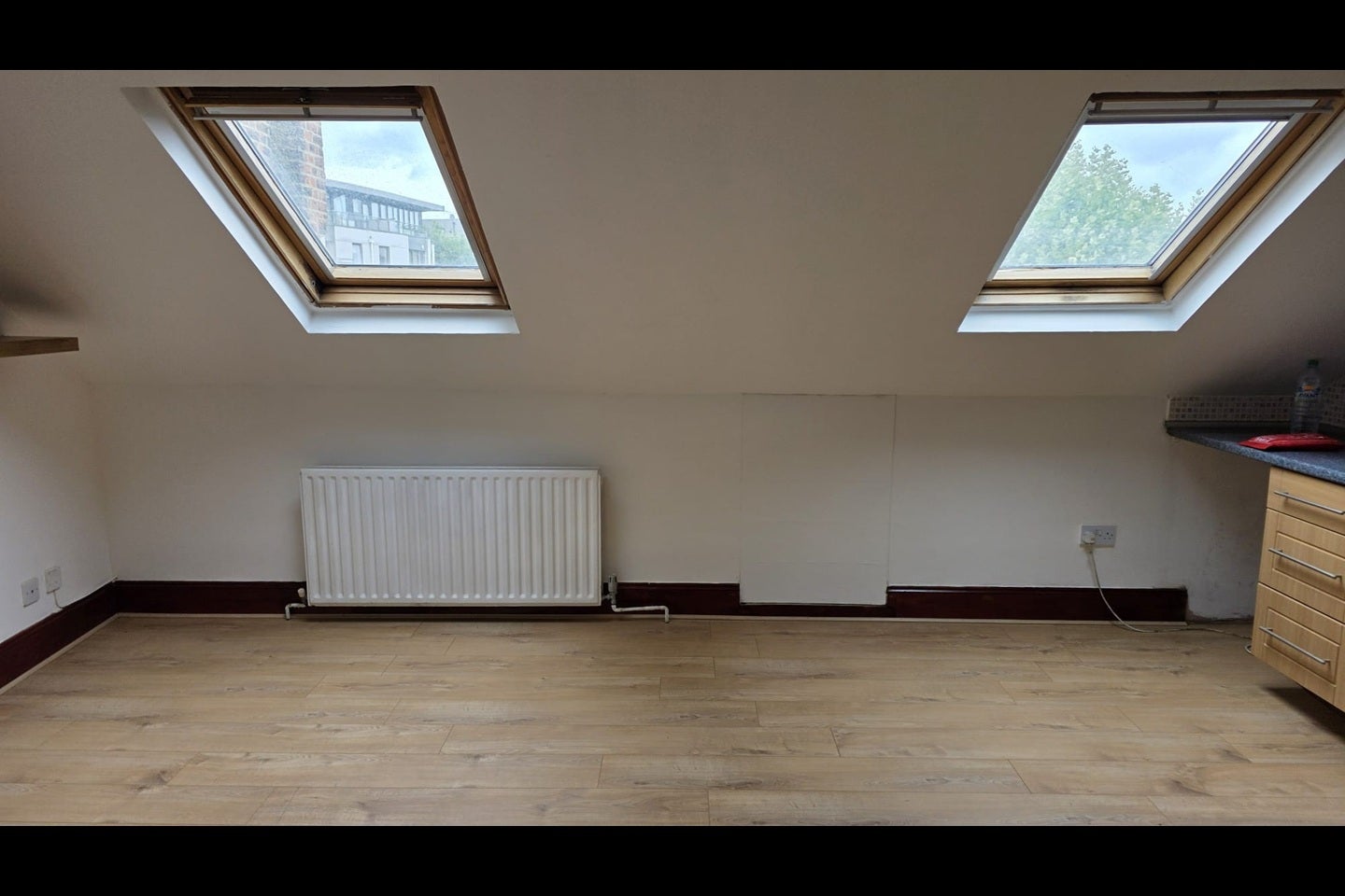 Flat Southcroft Road in Greater London