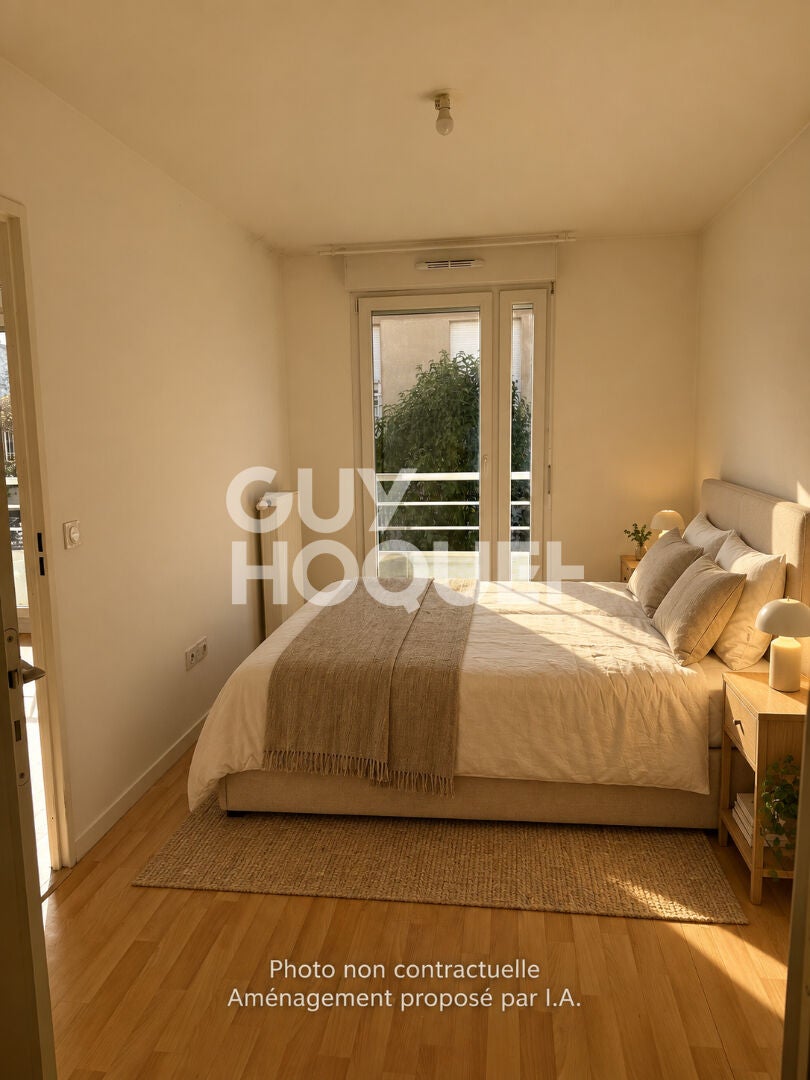 Flat Place des Champs Fleuris in Mennecy