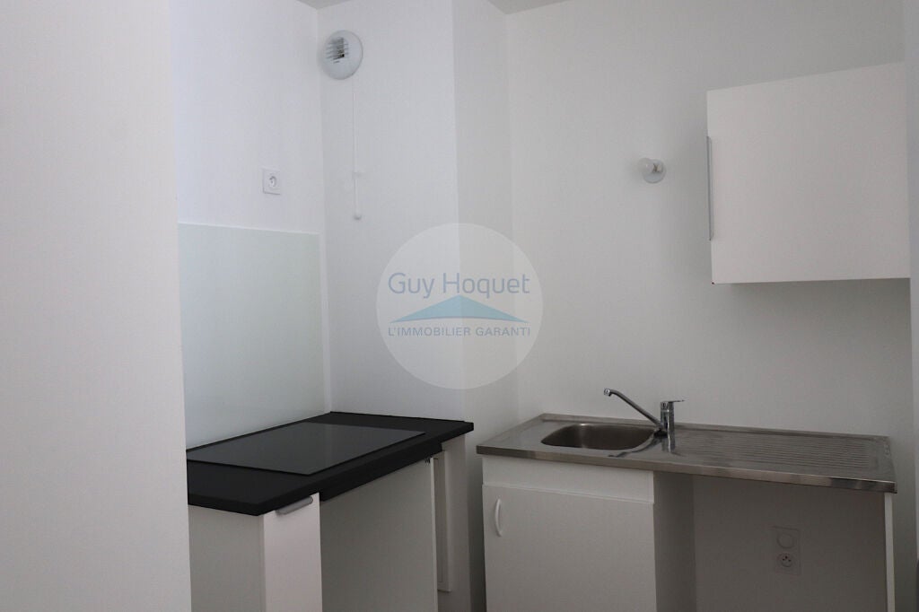 Flat Place des Champs Fleuris in Mennecy
