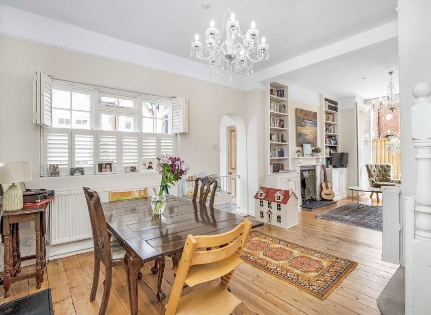 House Waveney Avenue in Greater London