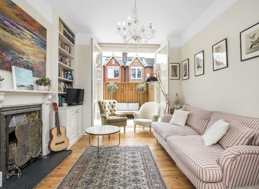 House Waveney Avenue in Greater London