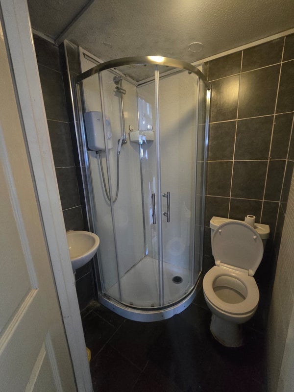 Flat Hartslock Drive in Greater London