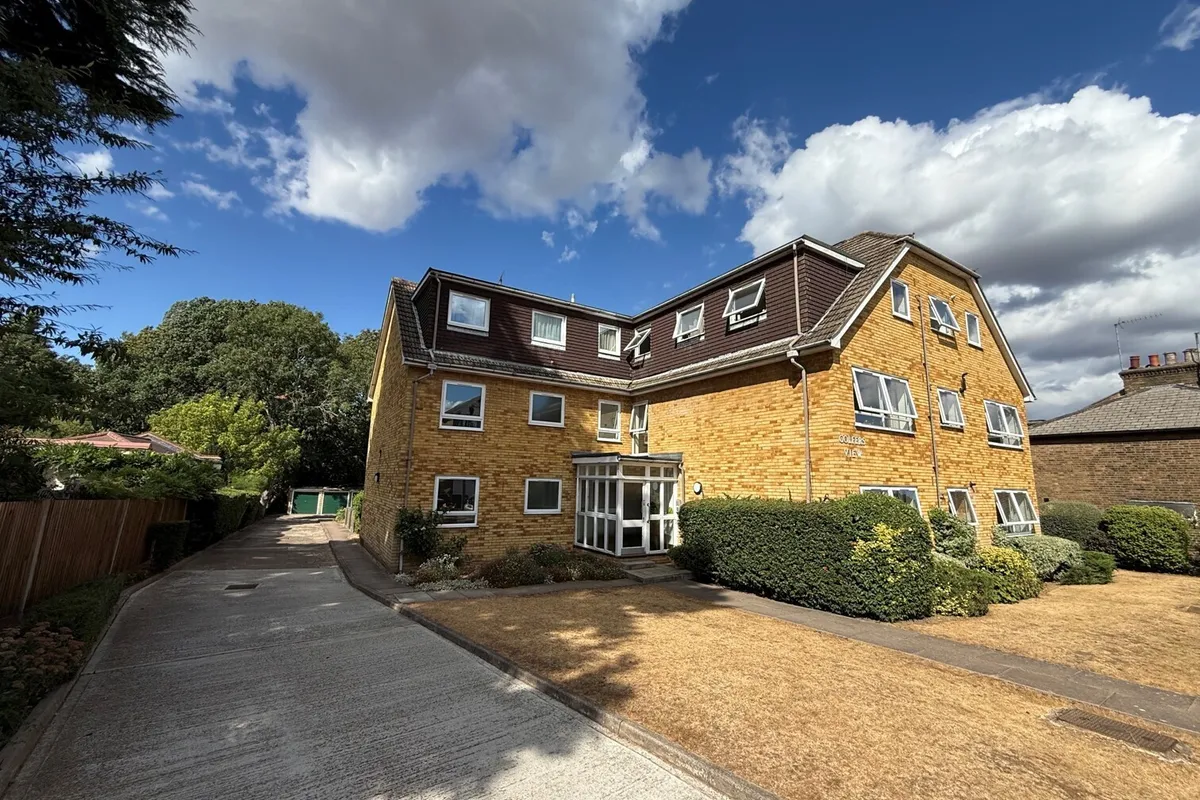 Flat Finchley Park in Greater London