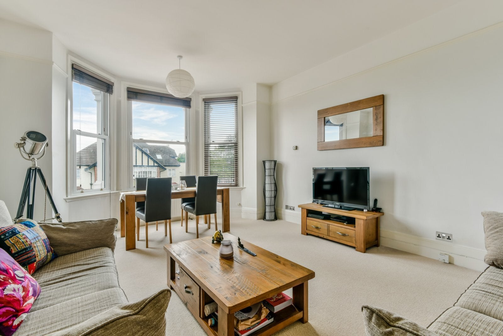 Flat Bolingbroke Grove in Greater London