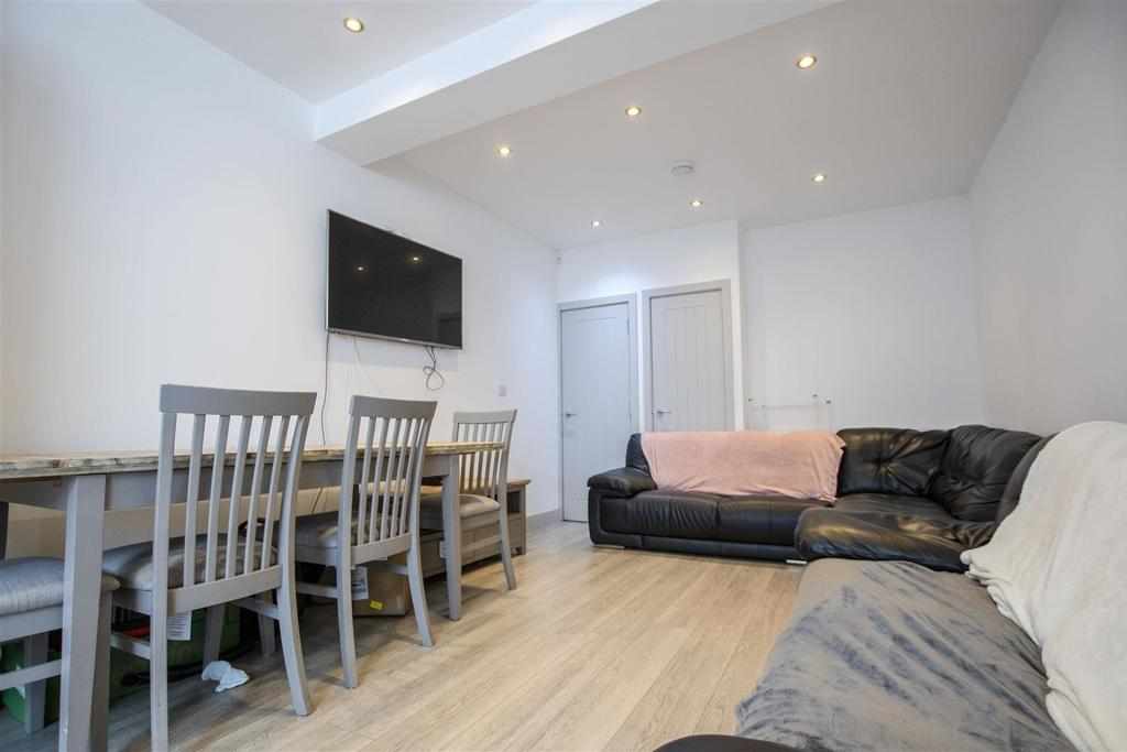 Flat Teignmouth Road in Birmingham