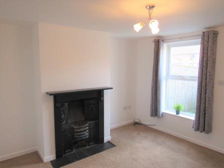 Flat Seymour Lane in East Lindsey