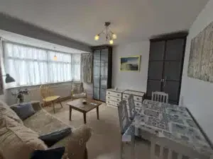 Flat Holders Hill Drive in Greater London