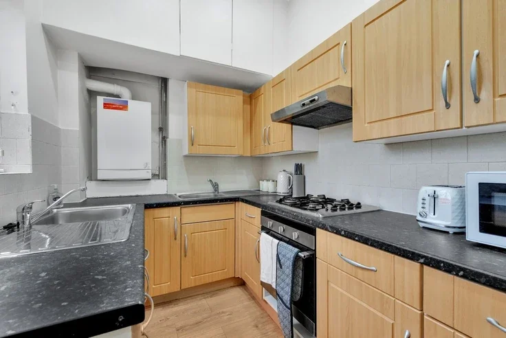 Flat Lingwood Road in Greater London