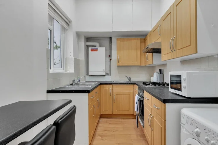 Flat Lingwood Road in Greater London