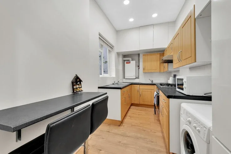 Flat Lingwood Road in Greater London