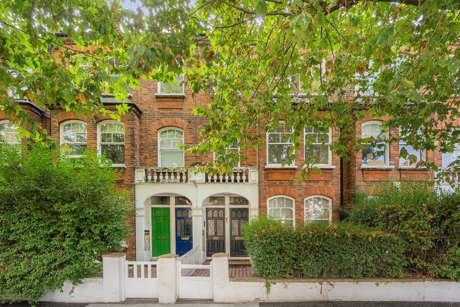 House Prince of Wales Drive in Greater London