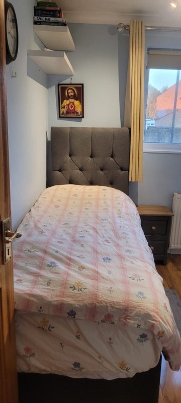 Room Downland Drive in Crawley