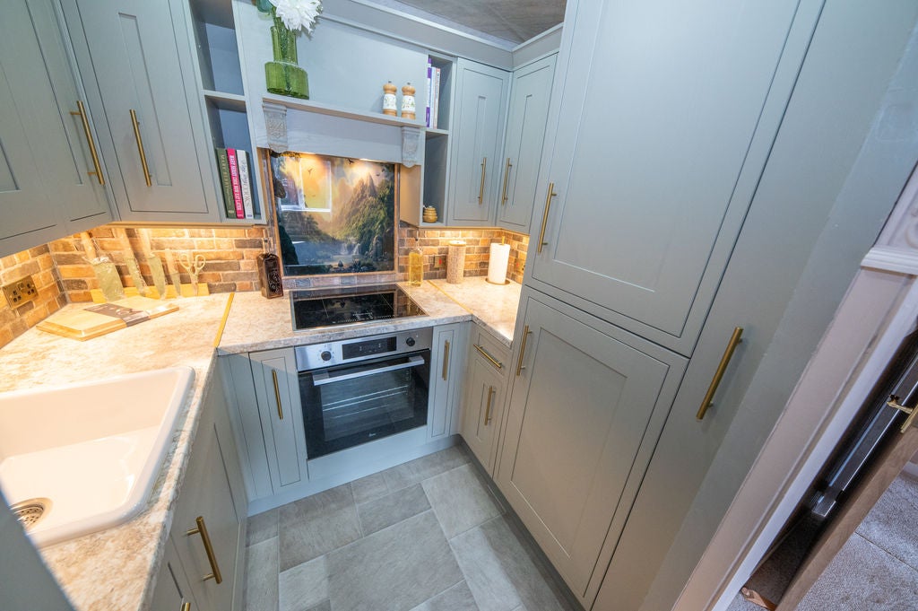 Flat Hulbert Road in Waterlooville