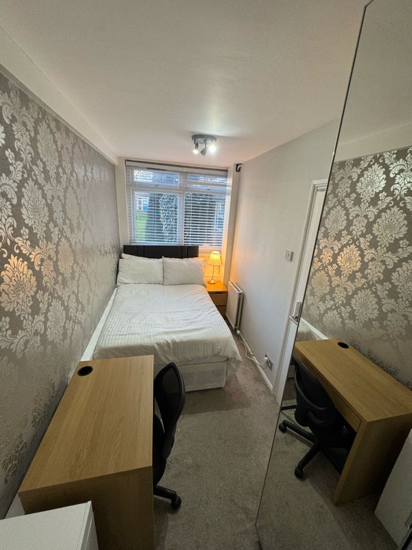 Room Carlton Drive in Greater London