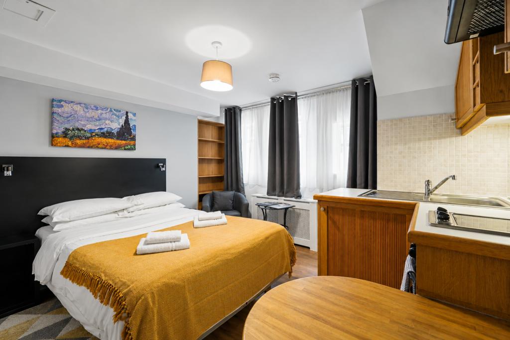 Flat Cartwright Gardens in Greater London