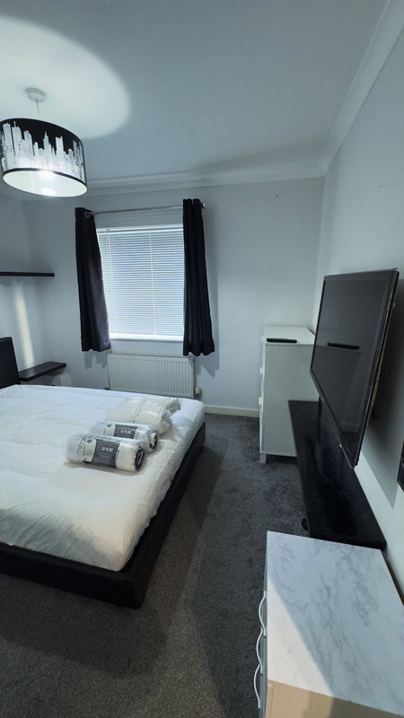 Room Clarence Grove Road in Weston-super-Mare