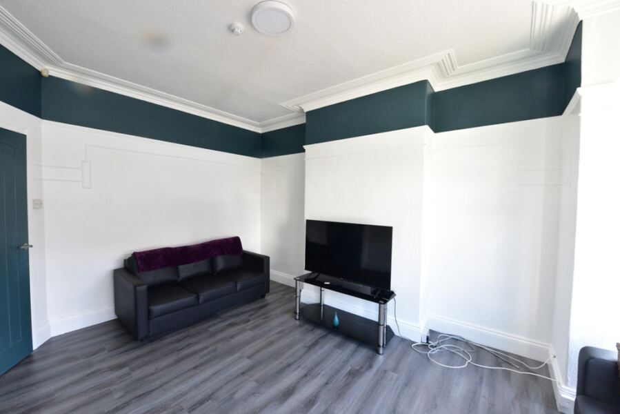 House Hessle Mount in Leeds